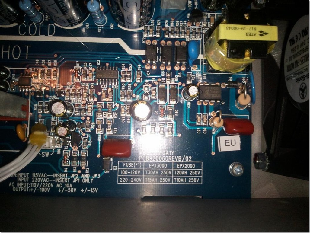 The BEHRINGER EPX4000 amplifier, and deteails on the EPQ2000